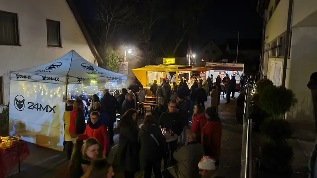 Weihnachtsmarkt rund um den Dorfladen im Advent 2025 – Aufnahme 1