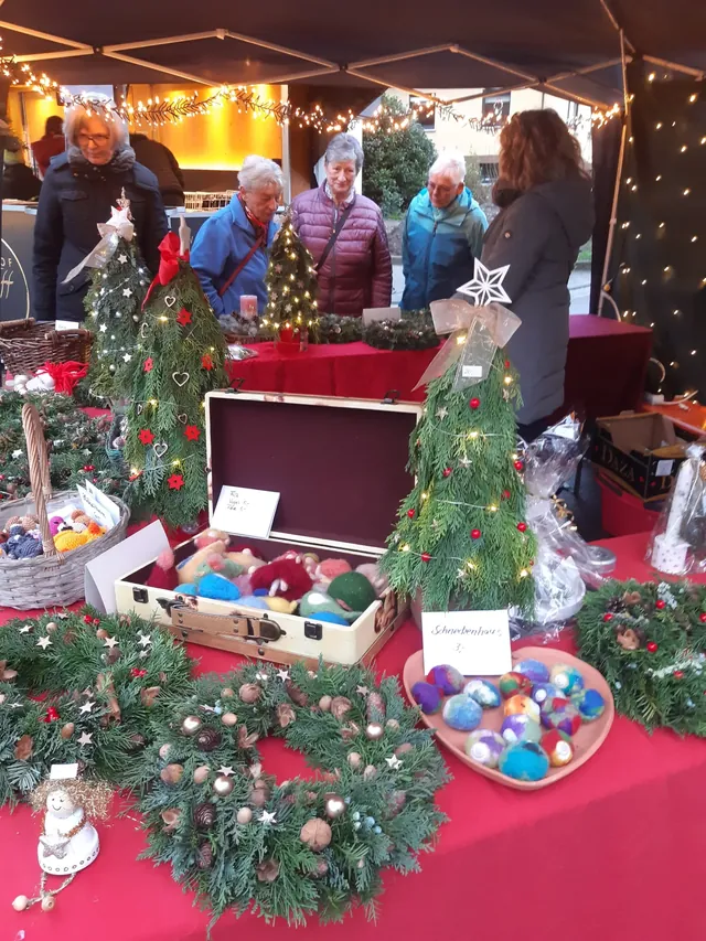 Weihnachtsmarkt rund um den Dorfladen im Advent 2025 – Aufnahme 7